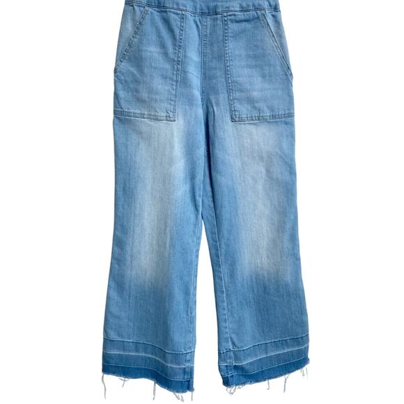 Dollhouse Juniors' Cropped Wide-Leg Denim Overalls 3 - Picture 4 of 14
